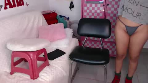 Ana online show from 11-19-25, 10:37