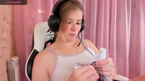 Snapshot of anabelmelody chatting on 10-23-25, 06:17 AnabelMelody online show from 10-23-25, 06:17