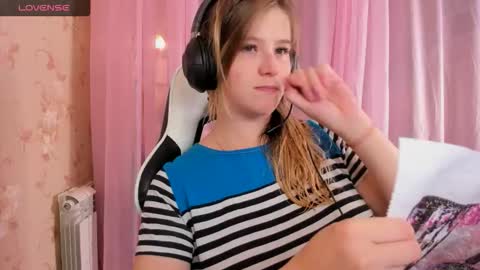 Snapshot of anabelmelody chatting on 11-09-25, 06:17 AnabelMelody online show from 11-09-25, 06:17