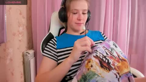 Snapshot of anabelmelody chatting on 11-10-25, 06:29 AnabelMelody online show from 11-10-25, 06:29