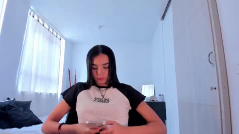 Snapshot of anabelwolf chatting on 01-16-25, 08:03 ANABEL WOLF online show from 01-16-25, 08:03