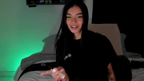 Snapshot of anabelwolf chatting on 02-21-25, 06:37 ANABEL WOLF online show from 02-21-25, 06:37