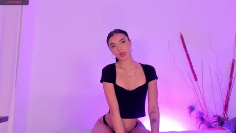 Snapshot of anabelwolf chatting on 02-25-25, 12:14 ANABEL WOLF online show from 02-25-25, 12:14