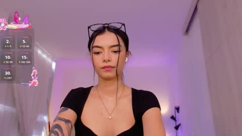 Snapshot of anabelwolf chatting on 10-17-25, 04:31 ANABEL WOLF online show from 10-17-25, 04:31