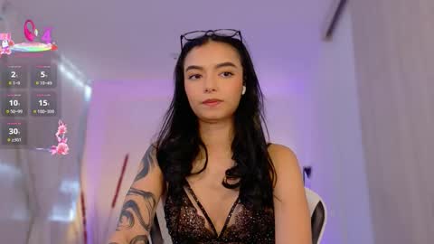 Snapshot of anabelwolf chatting on 10-20-25, 02:17 ANABEL WOLF online show from 10-20-25, 02:17