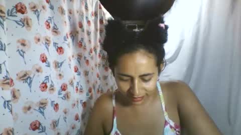 Snapshot of anabelxx16 chatting on 10-11-25, 02:33 anabelxx16 online show from 10-11-25, 02:33
