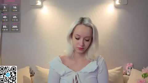 Snapshot of anadeya chatting on 10-17-25, 11:29 Deya online show from 10-17-25, 11:29