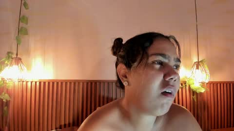 Snapshot of anaelle_bardin chatting on 04-01-26, 11:44 Anna online show from 04-01-26, 11:44