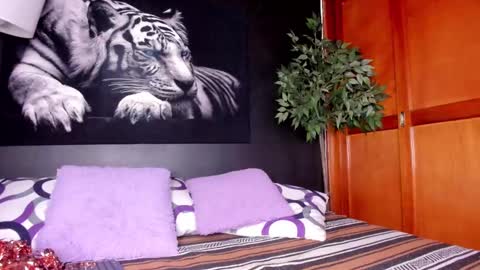 Anahi online show from 09-20-25, 01:50