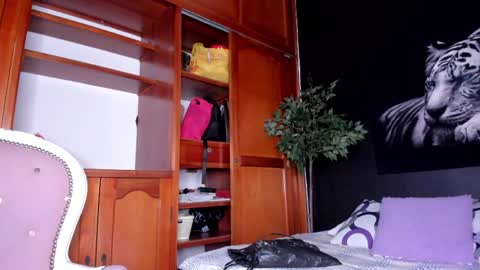 Anahi online show from 05-01-26, 03:11