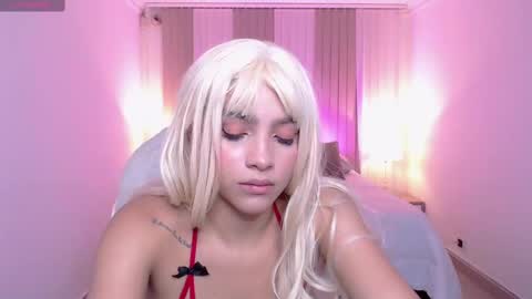 Snapshot of anahi_curlie1 chatting on 03-01-25, 03:32 Anahi Curlie online show from 03-01-25, 03:32