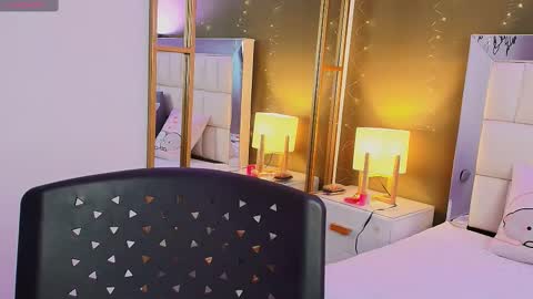 Anahi  online show from 10-15-25, 08:09