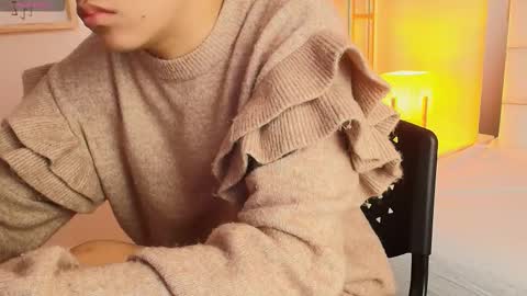 Anahi  online show from 12-14-25, 01:38