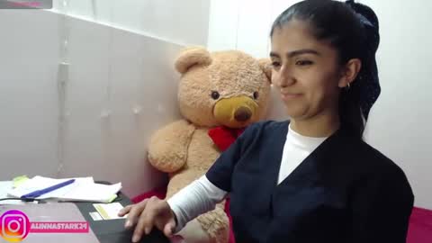 Anahi Browns online show from 10-10-25, 09:25