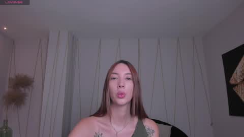 Snapshot of anaisnin1 chatting on 04-17-26, 11:24 Anais Nin online show from 04-17-26, 11:24