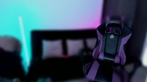      help me to get 100 thumps up  online show from 12-23-24, 02:45