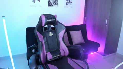      help me to get 100 thumps up  online show from 02-05-25, 02:40