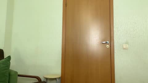 Tiffany and Roger online show from 09-27-25, 04:06