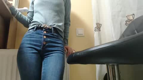 Snapshot of analove200 chatting on 12-04-24, 02:48 analove200 online show from 12-04-24, 02:48