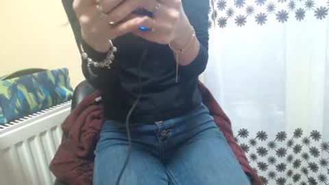 Snapshot of analove200 chatting on 02-14-25, 06:12 analove200 online show from 02-14-25, 06:12