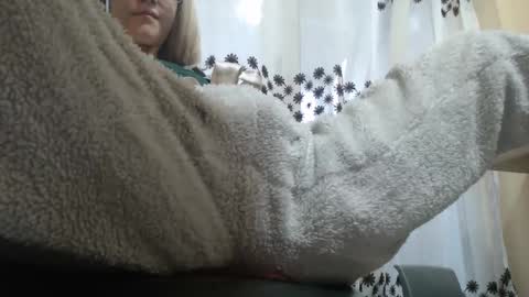 Snapshot of analove200 chatting on 02-28-25, 06:10 analove200 online show from 02-28-25, 06:10