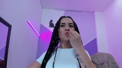 analuciaa_ online show from 02-07-26, 05:00