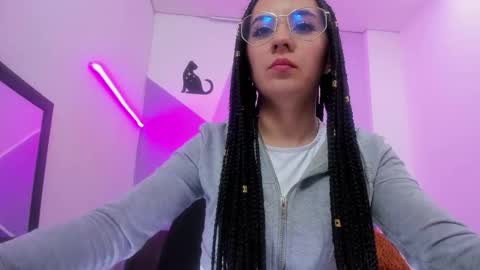 analuciaa_ online show from 02-08-26, 04:16