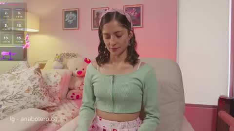 Ana Mara Botero online show from 10-16-25, 07:37