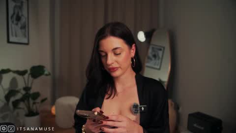 Snapshot of anamuse chatting on 10-12-25, 09:36 Ana online show from 10-12-25, 09:36