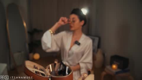 Snapshot of anamuse chatting on 10-15-25, 09:04 Ana online show from 10-15-25, 09:04