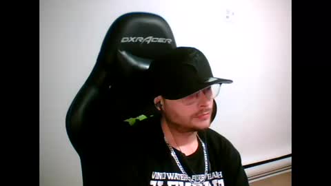 Snapshot of anarchyy1994 chatting on 03-16-26, 08:18 anarchyy1994 online show from 03-16-26, 08:18