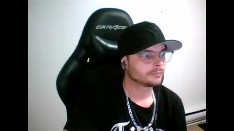 Snapshot of anarchyy1994 chatting on 03-18-26, 09:01 anarchyy1994 online show from 03-18-26, 09:01