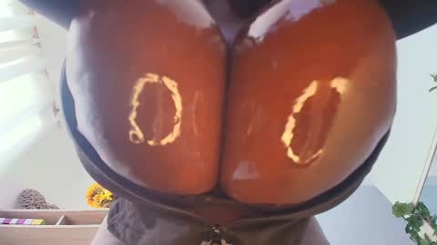 ana  online show from 10-29-25, 01:24