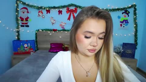 anastacyyellig online show from 12-14-24, 08:51