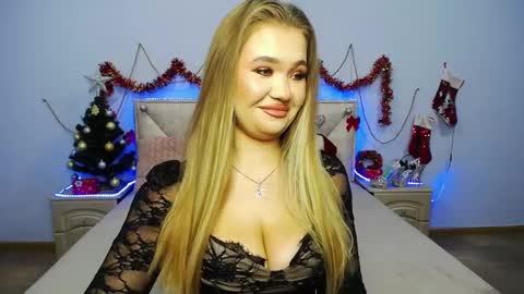 anastacyyellig online show from 12-18-24, 09:08