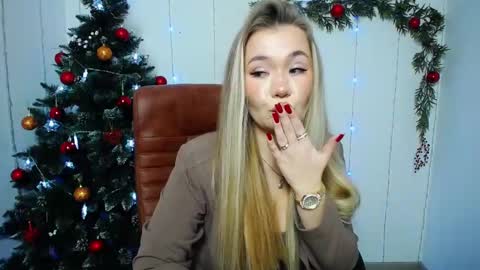 anastacyyellig online show from 12-21-24, 08:21