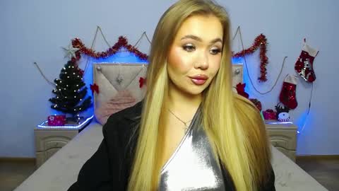 anastacyyellig online show from 01-04-25, 08:06