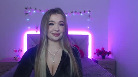 anastacyyellig online show from 04-13-26, 09:42