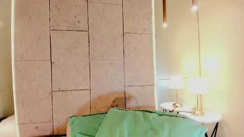 Snapshot of anastasia_jhons chatting on 10-22-25, 04:35 anastasia online show from 10-22-25, 04:35