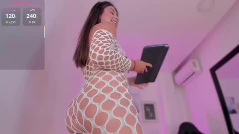 Snapshot of anastasia_lauren chatting on 10-28-25, 07:38 Ana online show from 10-28-25, 07:38