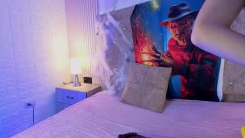 Anastasia Coleman online show from 10-15-25, 07:47