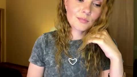 Snapshot of anavelle chatting on 06-10-26, 11:24 Ana online show from 06-10-26, 11:24