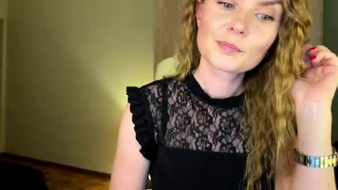 Snapshot of anavelle chatting on 07-04-26, 11:33 Ana online show from 07-04-26, 11:33
