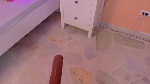 Kendra  online show from 11-15-25, 10:23