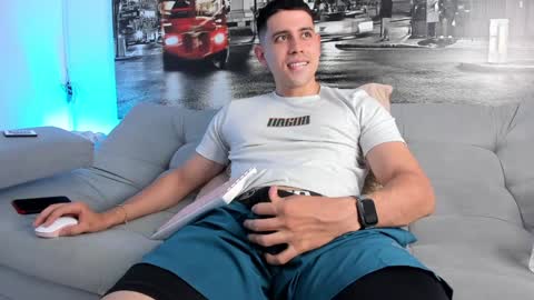 Snapshot of ander_perez chatting on 12-19-24, 05:40 ANDER online show from 12-19-24, 05:40