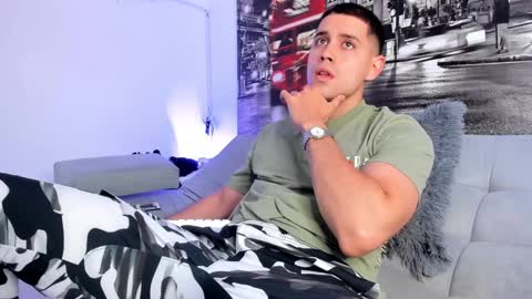 Snapshot of ander_perez chatting on 01-04-25, 04:11 ANDER online show from 01-04-25, 04:11
