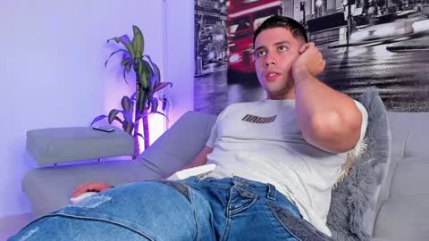 Snapshot of ander_perez chatting on 01-28-25, 02:21 ANDER online show from 01-28-25, 02:21