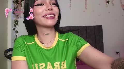 Andra de la Rosse online show from 05-13-26, 06:38