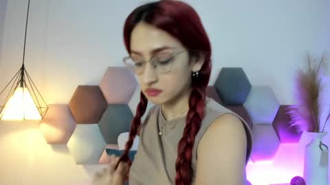 Andra Cyrus online show from 01-02-25, 02:13