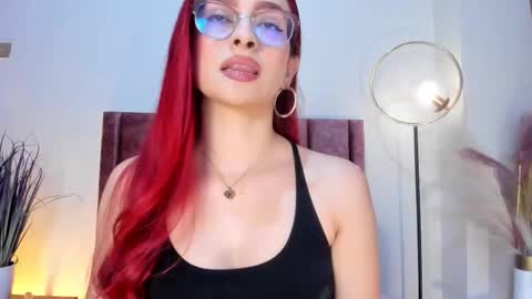 Andra Cyrus online show from 12-20-25, 12:18